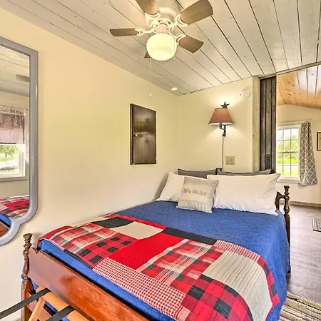 Quiet Country Escape Fire Pit, Fish On-Site! Villa